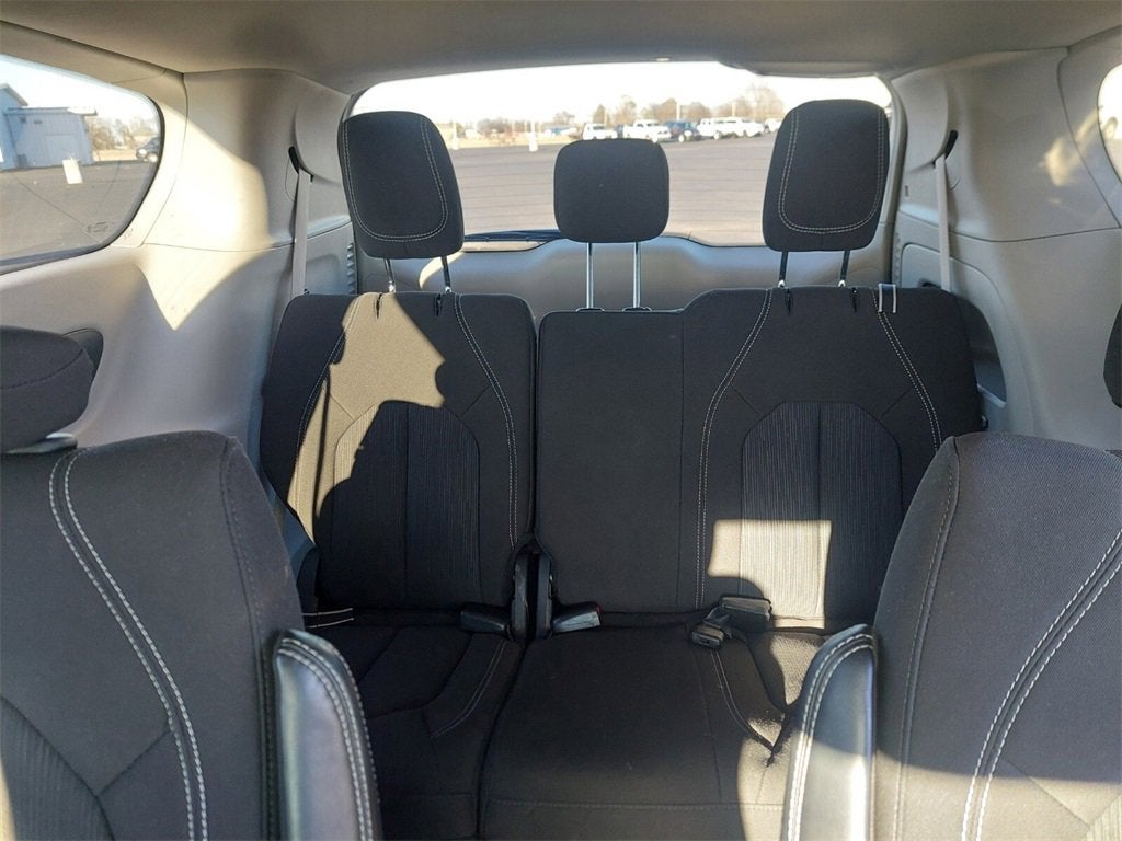 2024 Chrysler Voyager LX