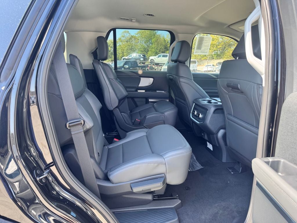 2027 Ford Expedition Active