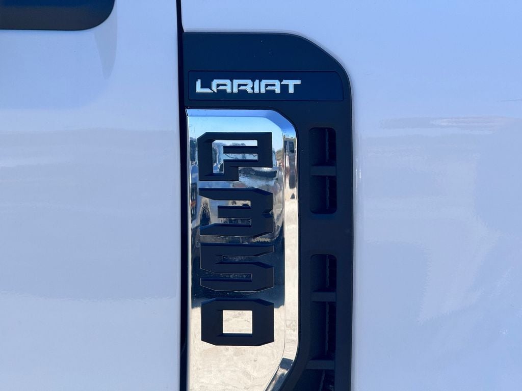 2027 Ford F-350SD Lariat