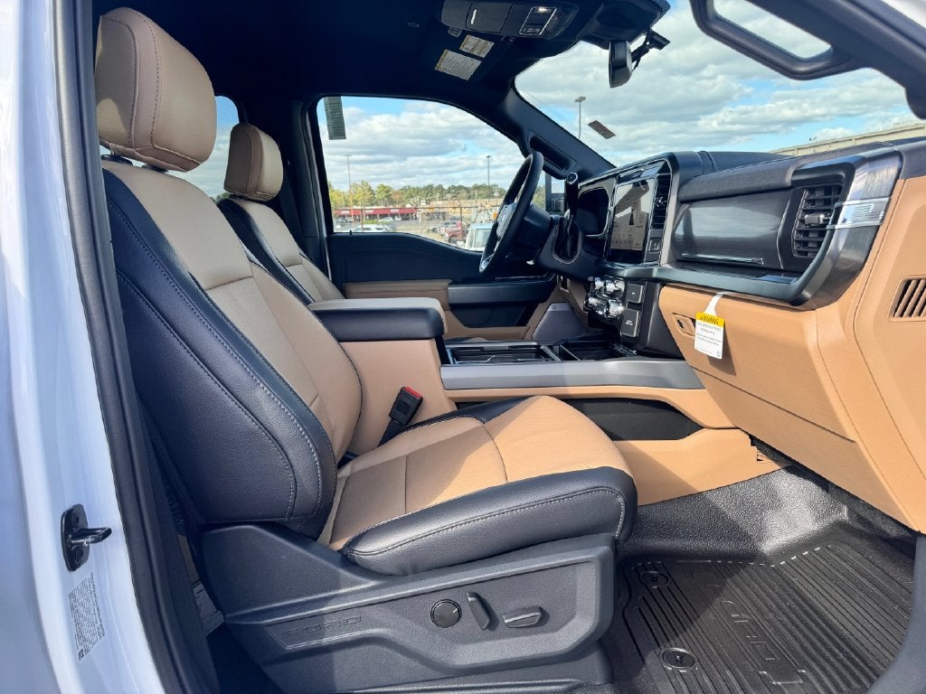 2027 Ford F-350SD Lariat