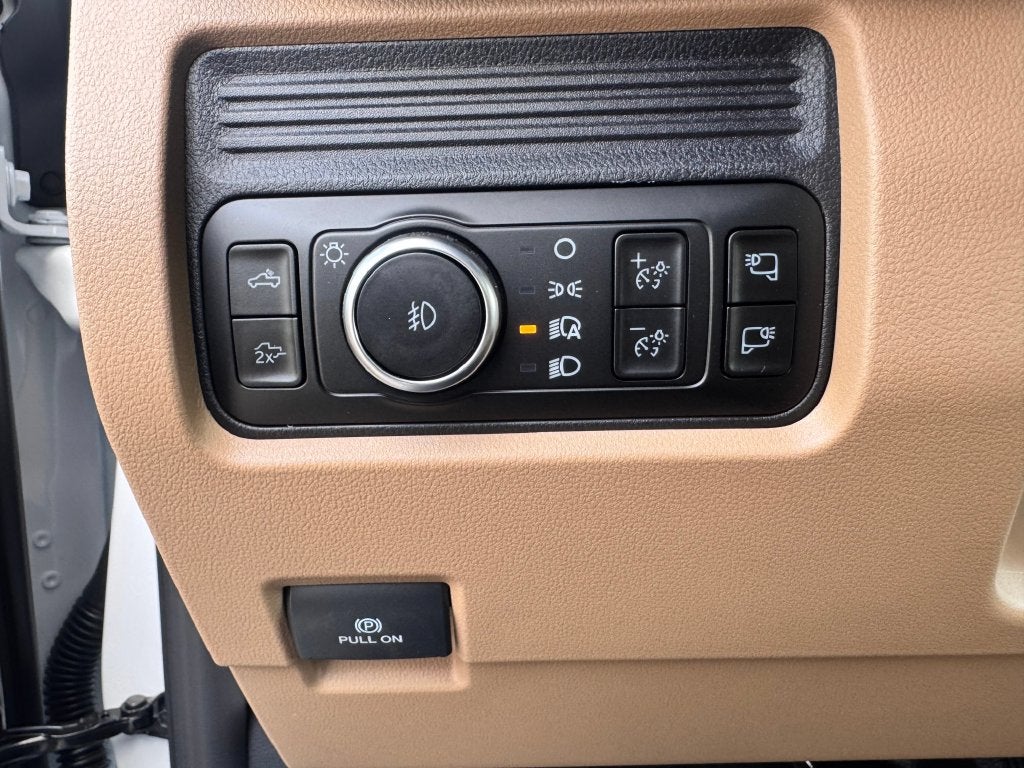 2027 Ford F-350SD Lariat