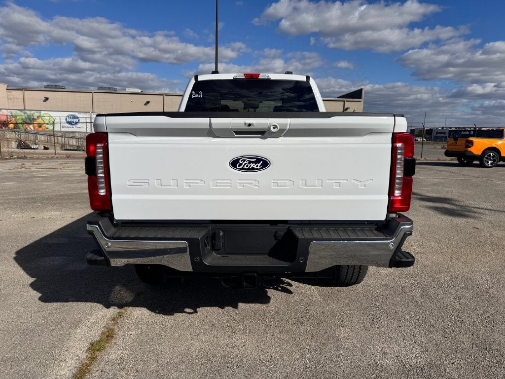 2027 Ford F-350SD Lariat
