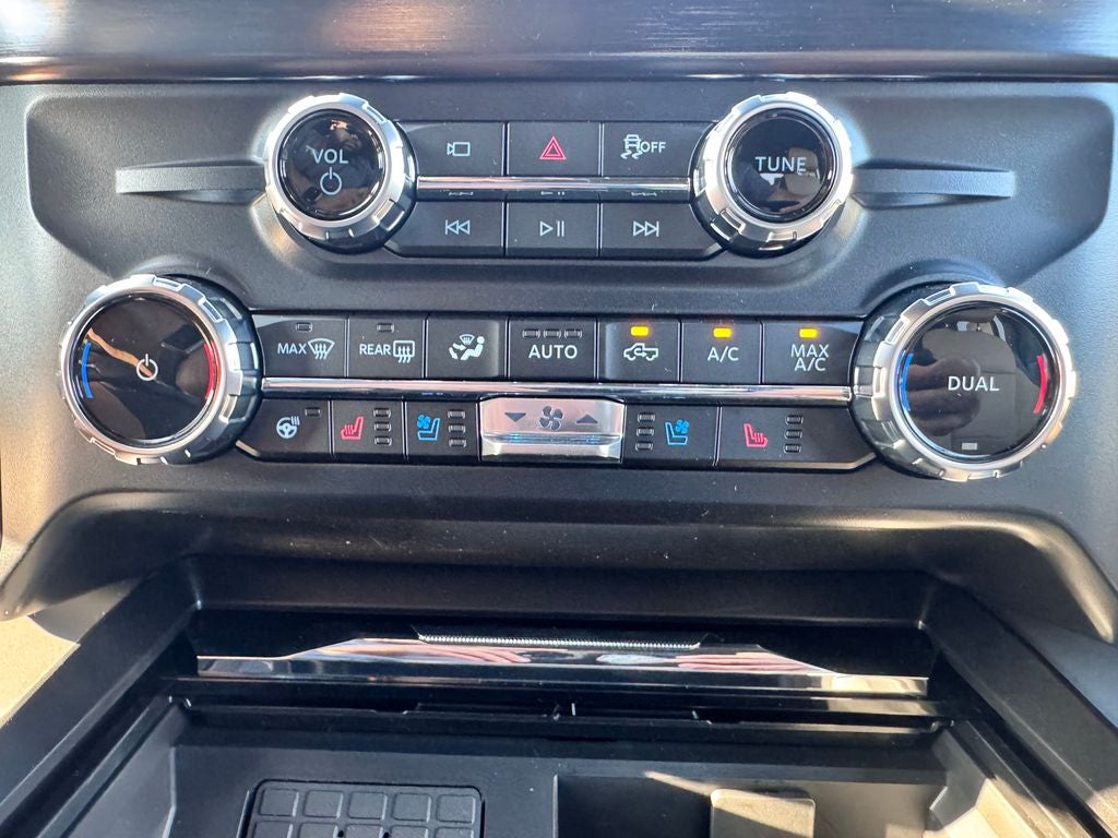 2027 Ford F-350SD Lariat