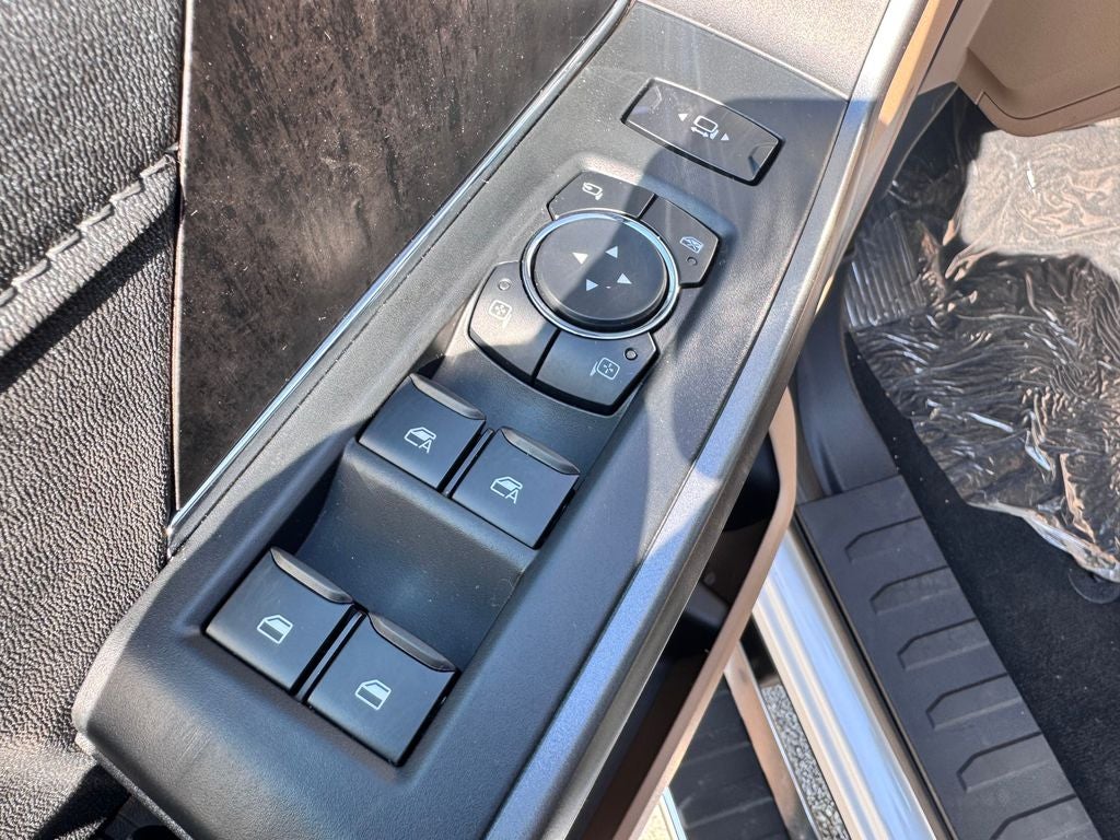 2027 Ford F-350SD Lariat