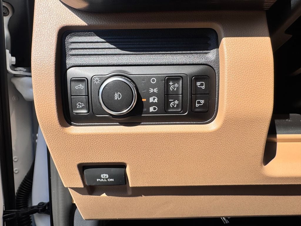 2027 Ford F-350SD Lariat