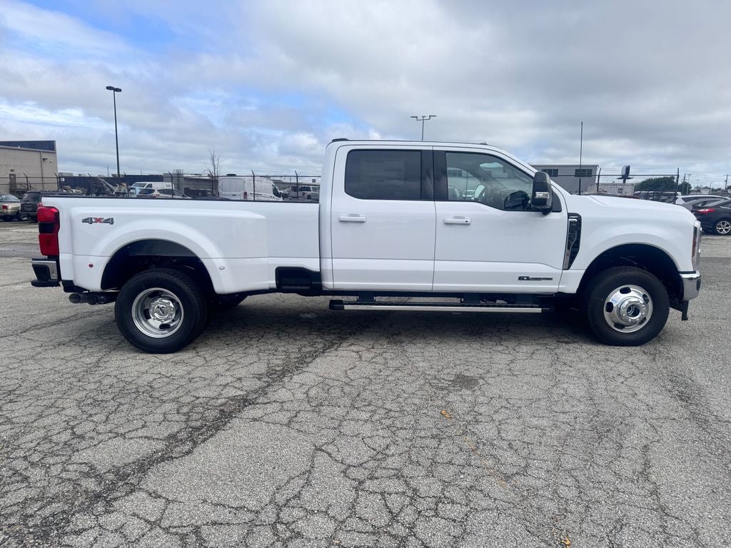2026 Ford F-350SD Lariat DRW