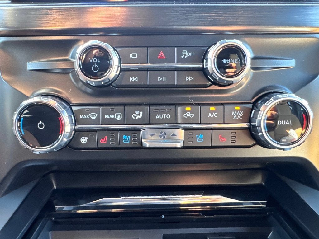 2027 Ford F-450SD Lariat DRW