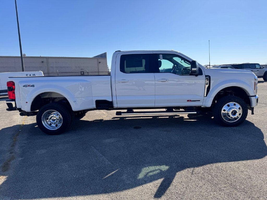 2027 Ford F-450SD Lariat DRW