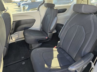 2024 Chrysler Voyager LX