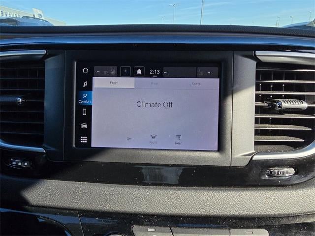 2024 Chrysler Voyager LX