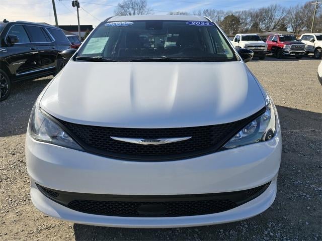 2024 Chrysler Voyager LX