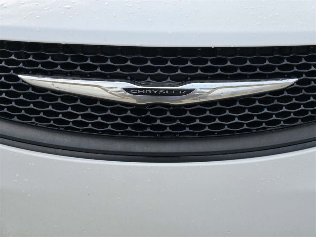 2024 Chrysler Voyager LX