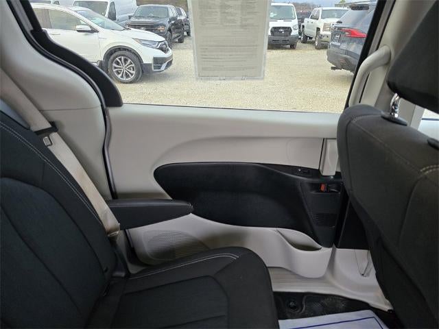 2024 Chrysler Voyager LX