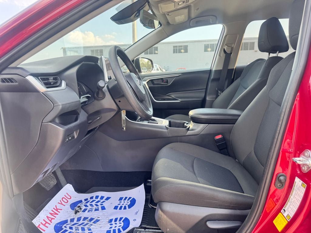 2025 Toyota RAV4 LE
