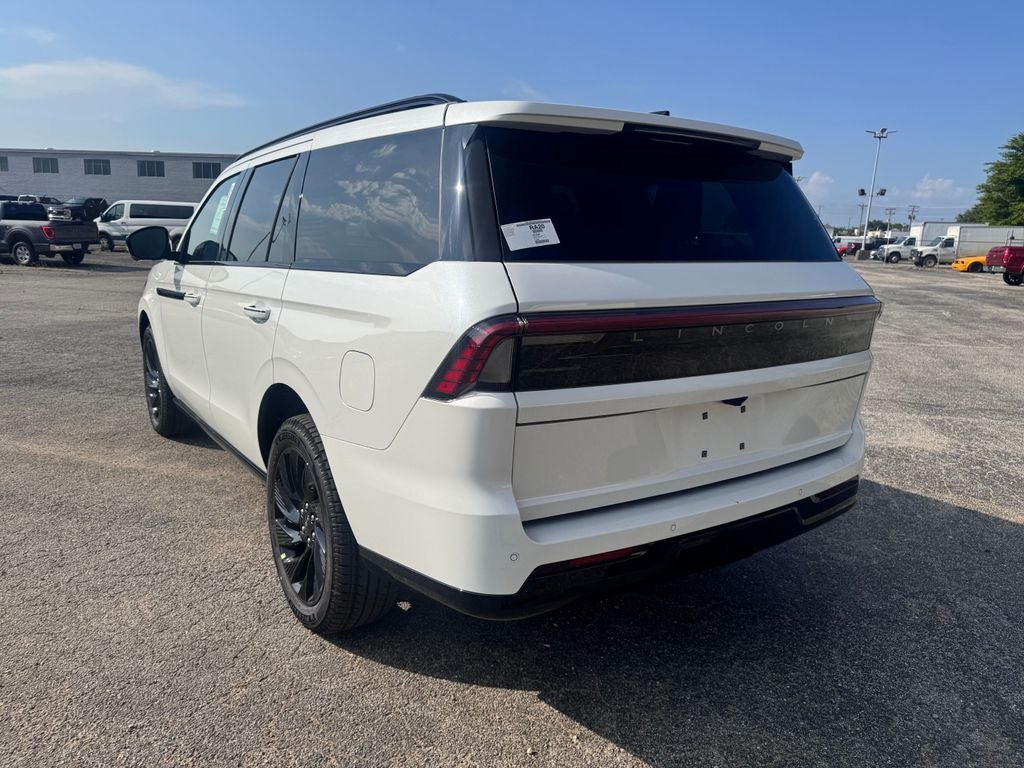 2027 Lincoln Navigator Reserve