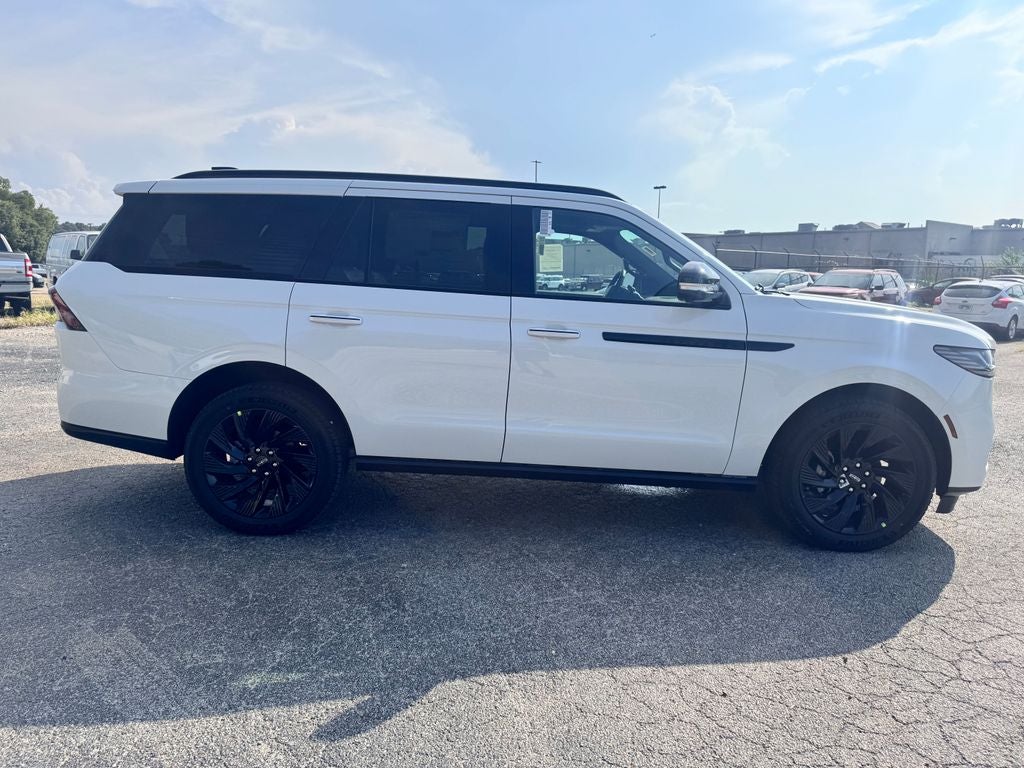 2027 Lincoln Navigator Reserve