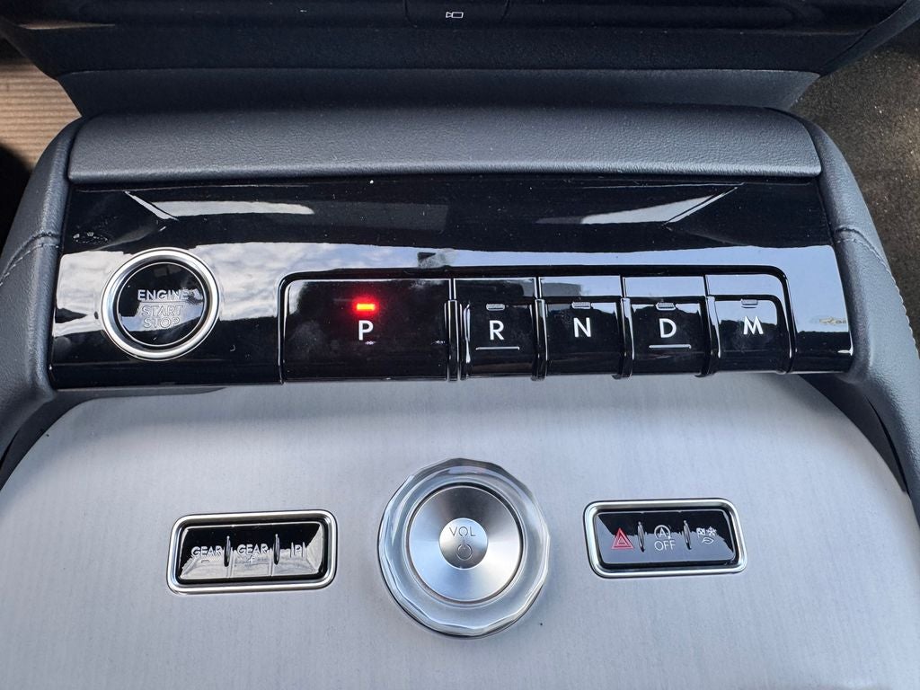 2027 Lincoln Navigator L Reserve