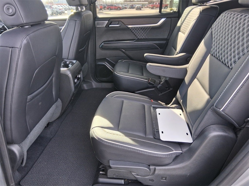 2025 GMC Acadia Denali