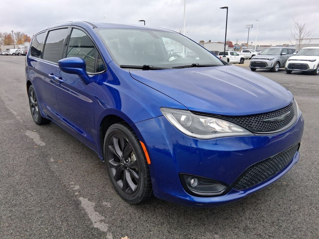 2020 Chrysler Pacifica Touring