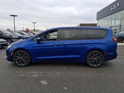 2020 Chrysler Pacifica Touring