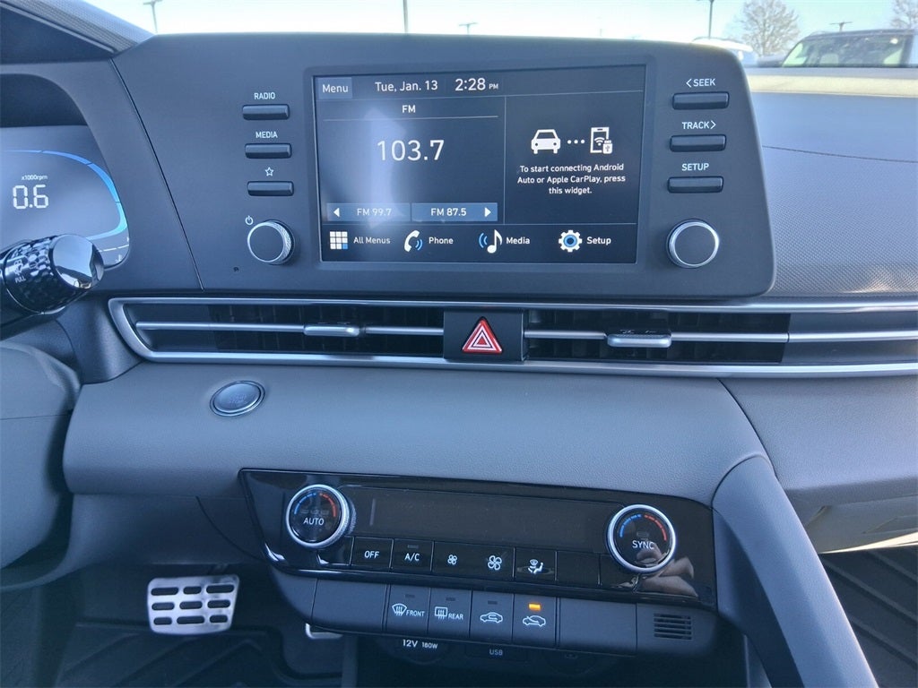 2025 Hyundai Elantra SEL Sport