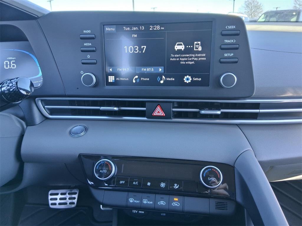 2025 Hyundai Elantra SEL Sport