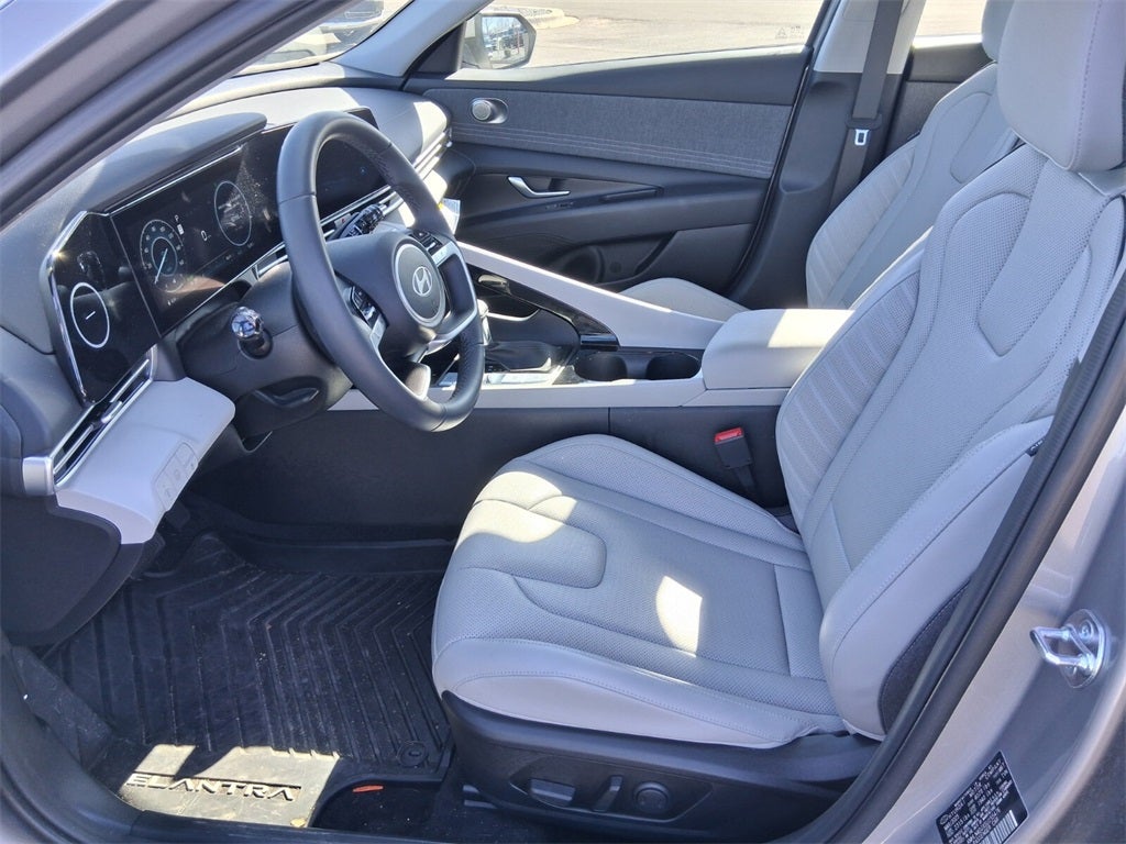 2025 Hyundai Elantra Hybrid Limited