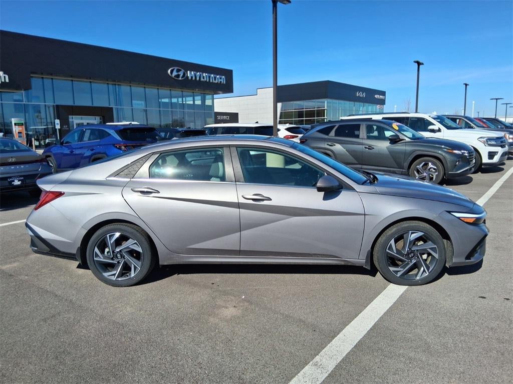 2025 Hyundai Elantra Hybrid Limited