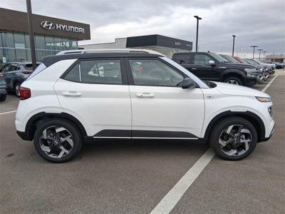2026 Hyundai Venue SEL w/Two-Tone Roof
