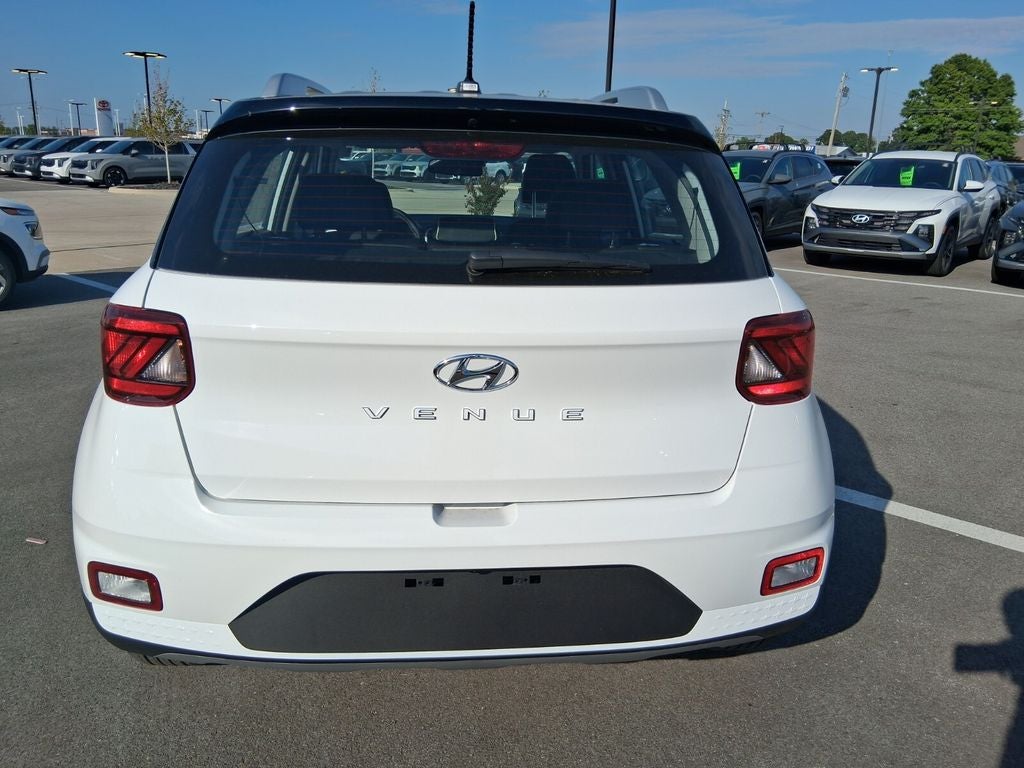 2026 Hyundai Venue SEL w/Two-Tone Roof