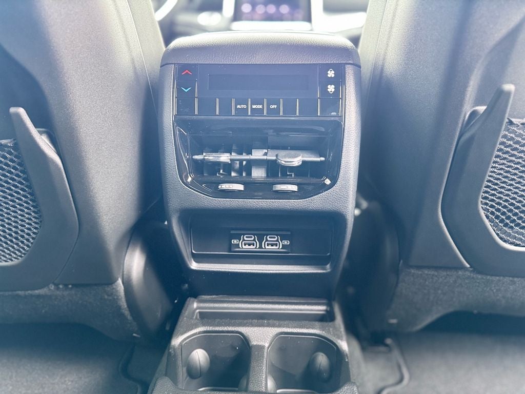 2026 Jeep Grand Cherokee GRAND CHEROKEE L LAREDO 4X2