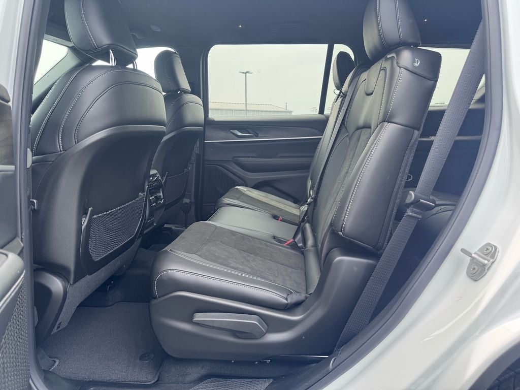 2026 Jeep Grand Cherokee GRAND CHEROKEE L LAREDO ALTITUDE 4X4