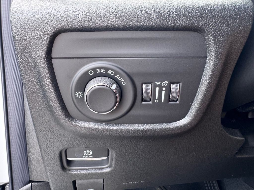 2026 Jeep Grand Cherokee GRAND CHEROKEE L LAREDO ALTITUDE 4X4