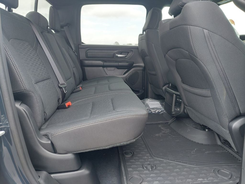 2025 RAM Ram 1500 RAM 1500 TRADESMAN CREW CAB 4X4 5'7' BOX