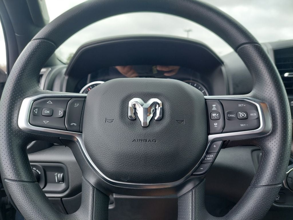 2025 RAM Ram 1500 RAM 1500 TRADESMAN CREW CAB 4X4 5'7' BOX