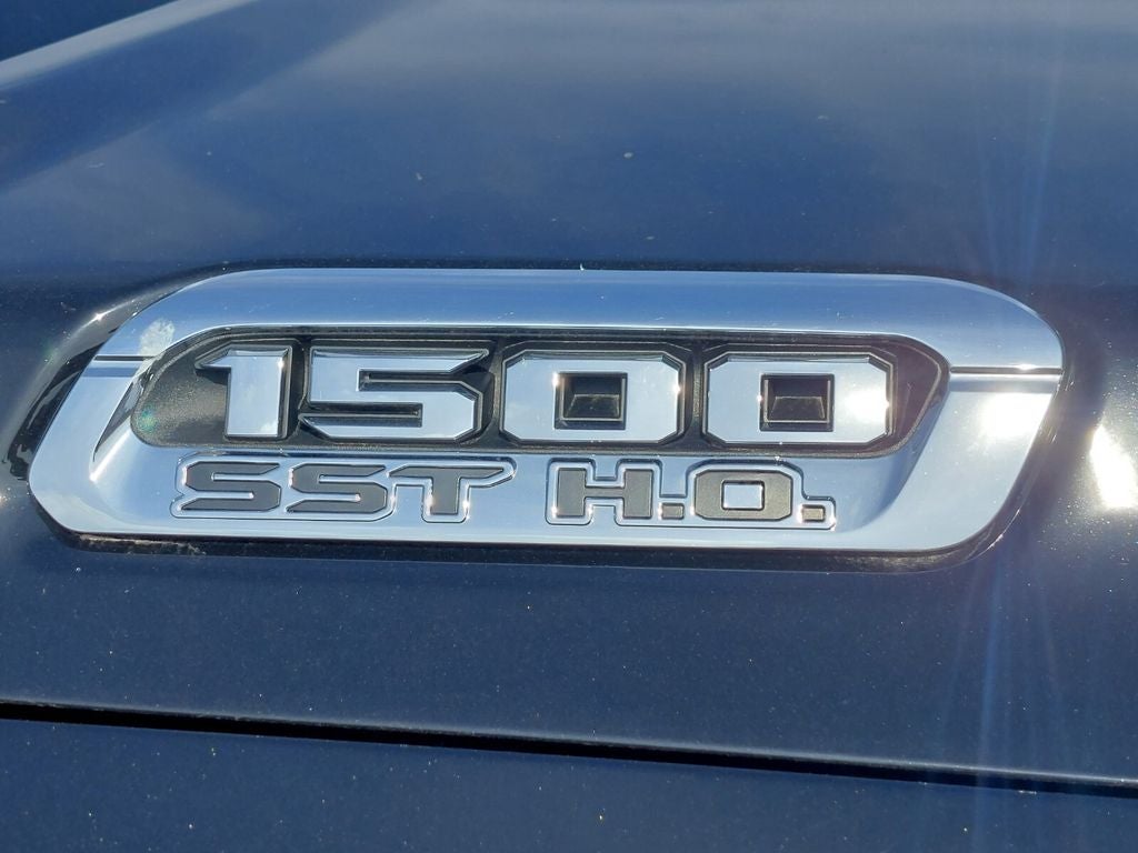 2025 RAM Ram 1500 RAM 1500 LIMITED CREW CAB 4X4 5'7' BOX