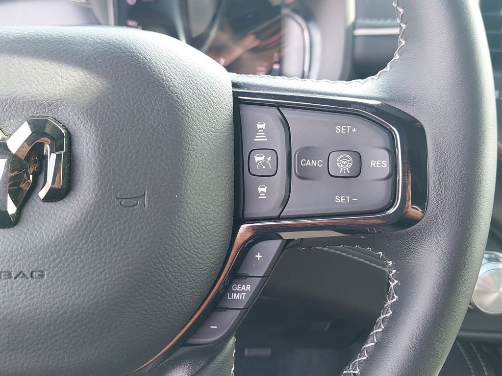 2025 RAM Ram 1500 RAM 1500 LIMITED CREW CAB 4X4 5'7' BOX