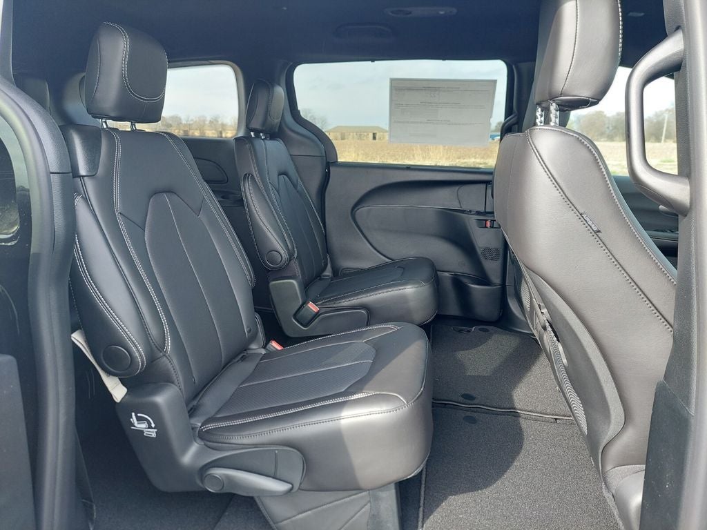 2026 Chrysler Voyager VOYAGER LX