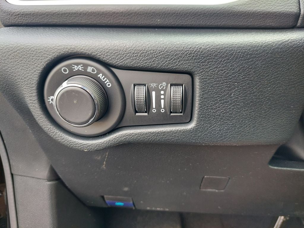 2026 Chrysler Voyager VOYAGER LX