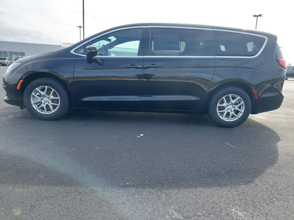 2026 Chrysler Voyager VOYAGER LX