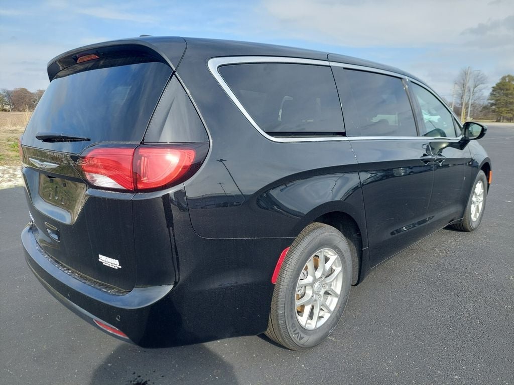 2026 Chrysler Voyager VOYAGER LX