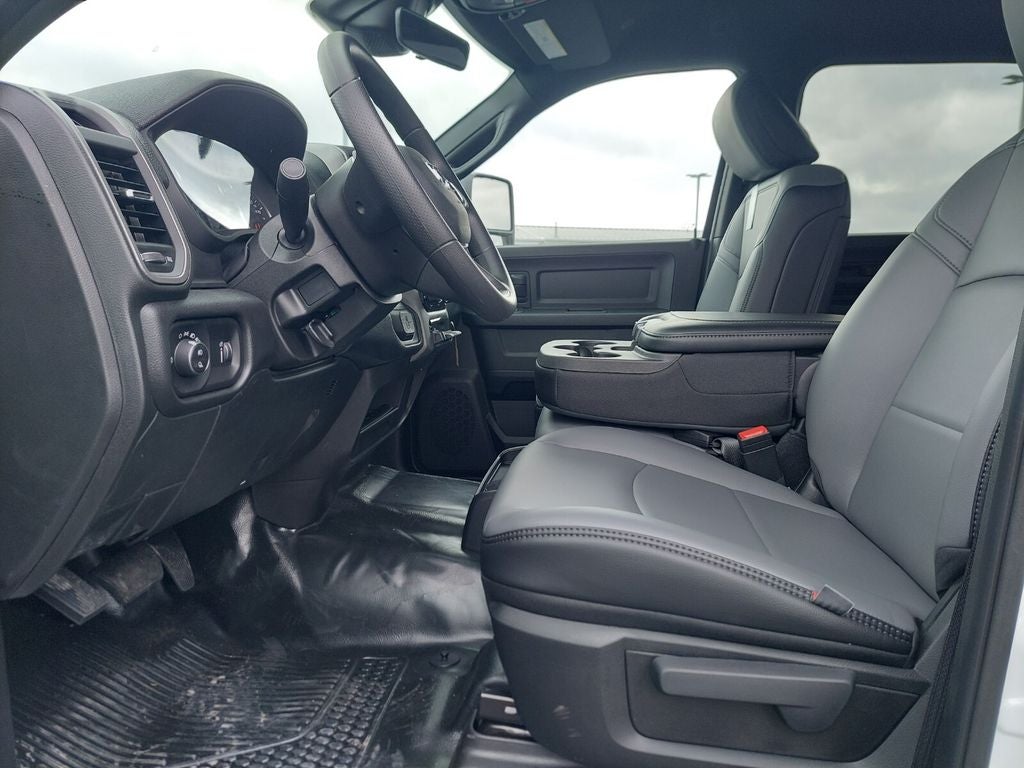 2026 RAM Ram 3500 RAM 3500 TRADESMAN CREW CAB 4X4 6'4' BOX