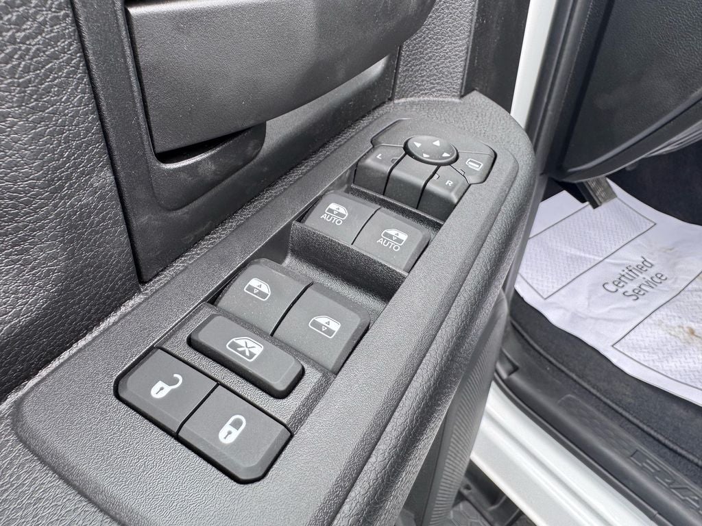 2026 RAM Ram 3500 RAM 3500 TRADESMAN CREW CAB 4X4 6'4' BOX