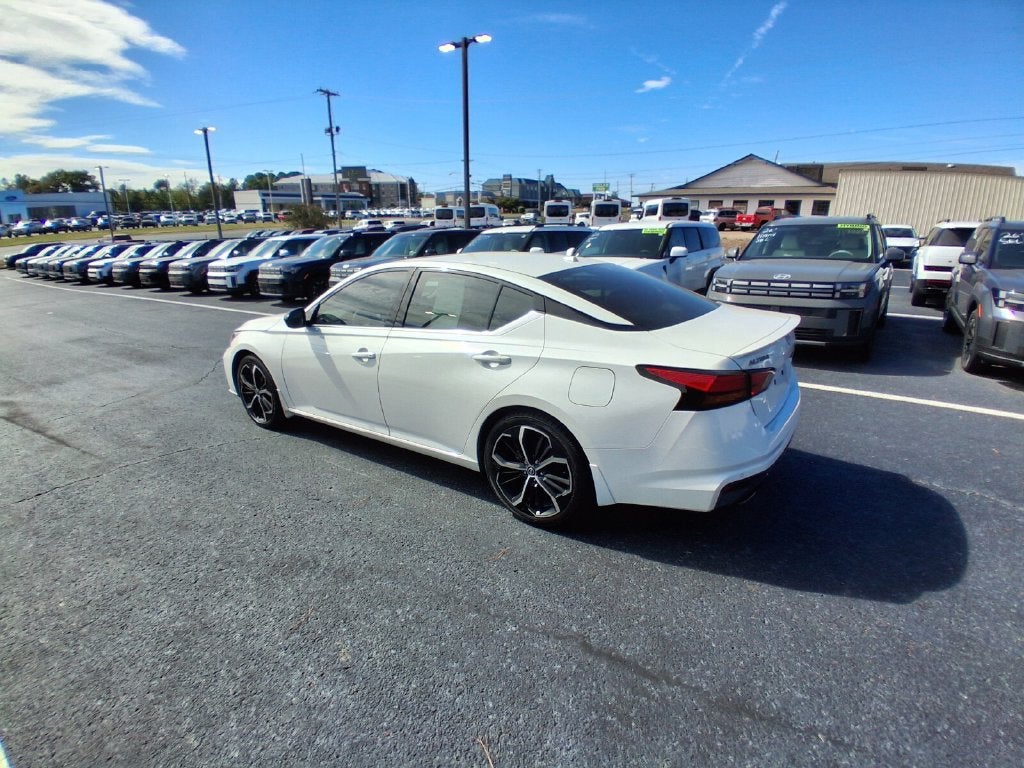 2024 Nissan Altima 2.5 SR