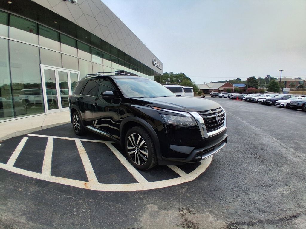 2025 Nissan Pathfinder Platinum