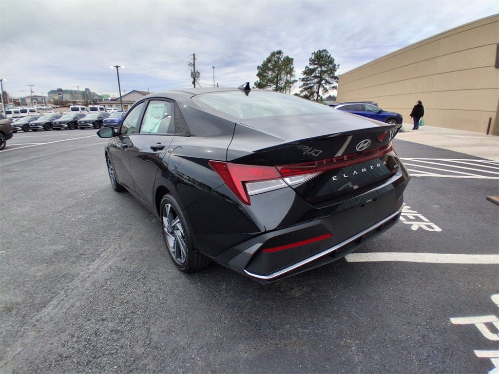 2025 Hyundai Elantra Hybrid SEL Sport