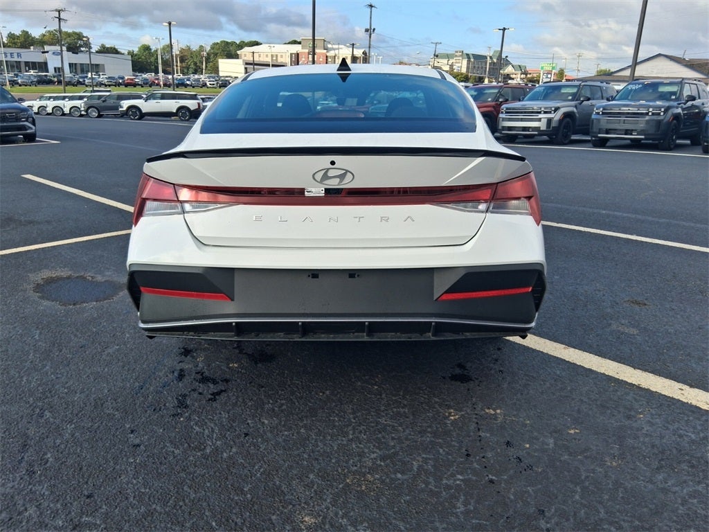 2025 Hyundai Elantra Hybrid SEL Sport