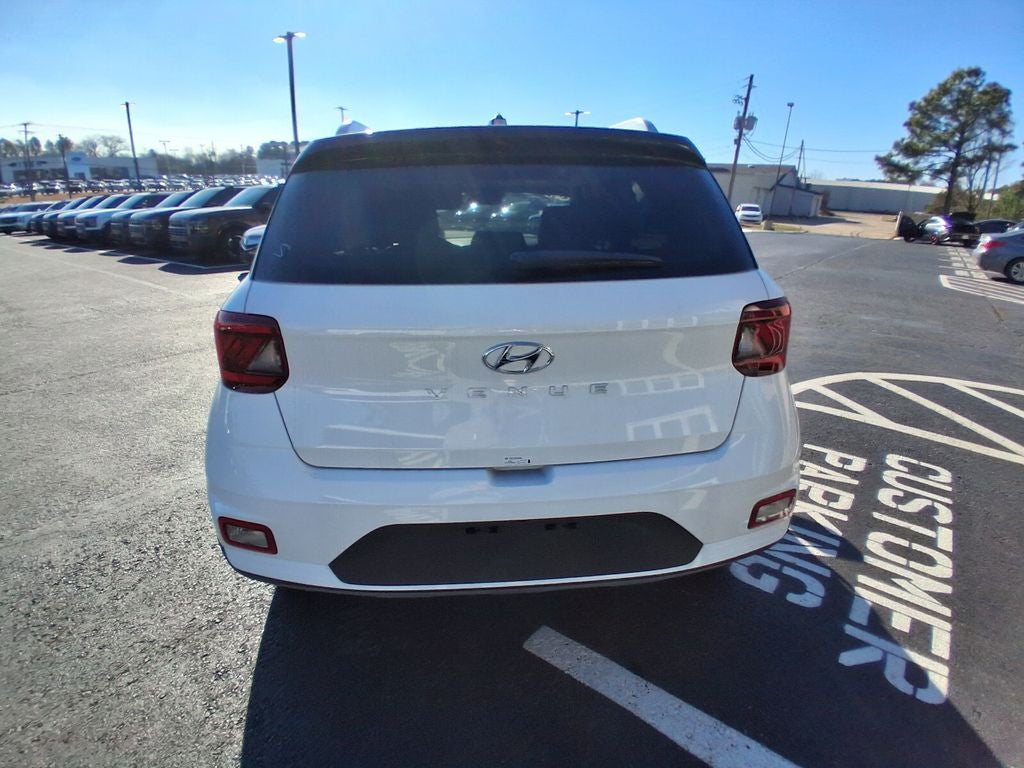 2026 Hyundai Venue SEL w/Two-Tone Roof