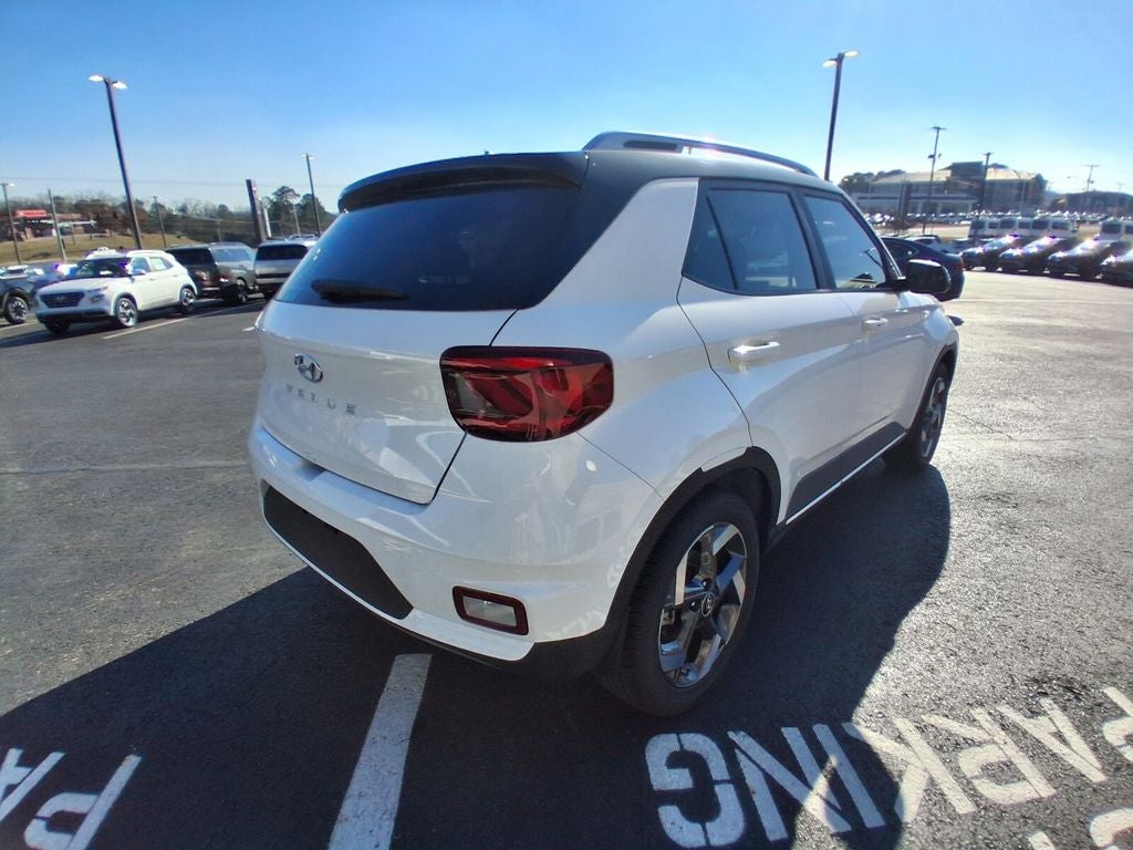 2026 Hyundai Venue SEL w/Two-Tone Roof