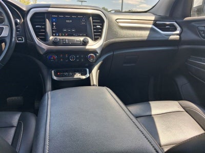 2022 GMC Acadia SLT